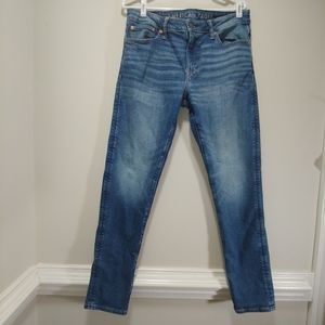 American Eagle Airflex+ Skinny Athletic Medium Wash Size 32X32